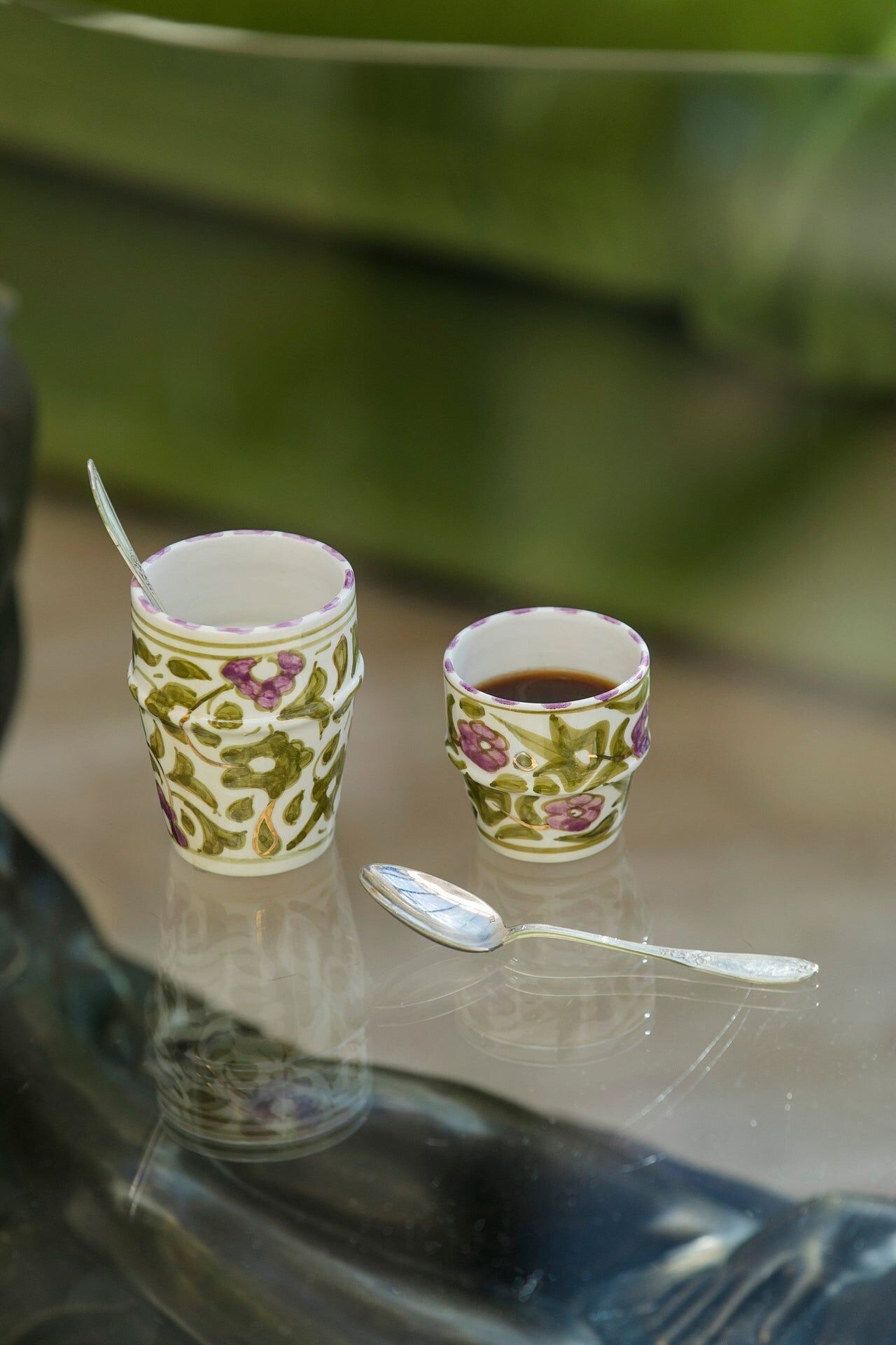 Kopje medio al café fleurs iris goud “Khadija”