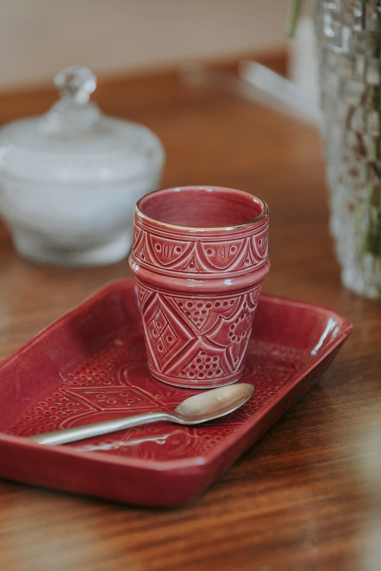 Kopje medio beldi rilievo melanzana goud “Khadija”