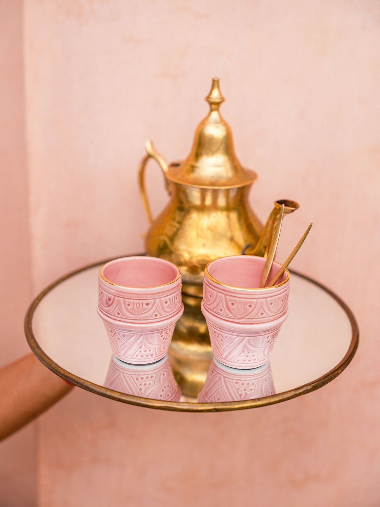 Piccolo kopje à café reliëf blush goud “Imane”