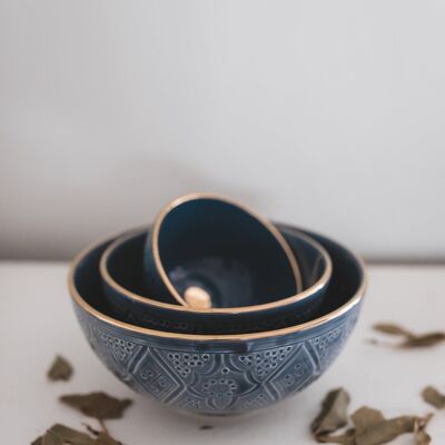 Commenti e visita al rilievo rotondo in pietra blu goud “Amina”