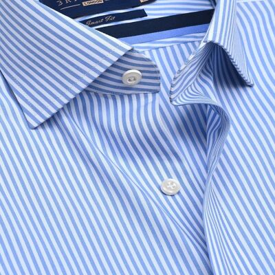Camisa de rayas de caramelo azul cielo claro