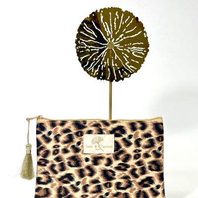ESTUCHE DE LÁPICES DE LEOPARDO CON POMPONES DORADOS ALEXA