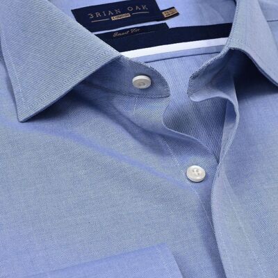 Camicia elegante azzurra facile da stirare