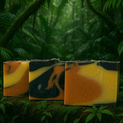 Savon naturel à l'huile essentielle de Palo Santo - bio fait main