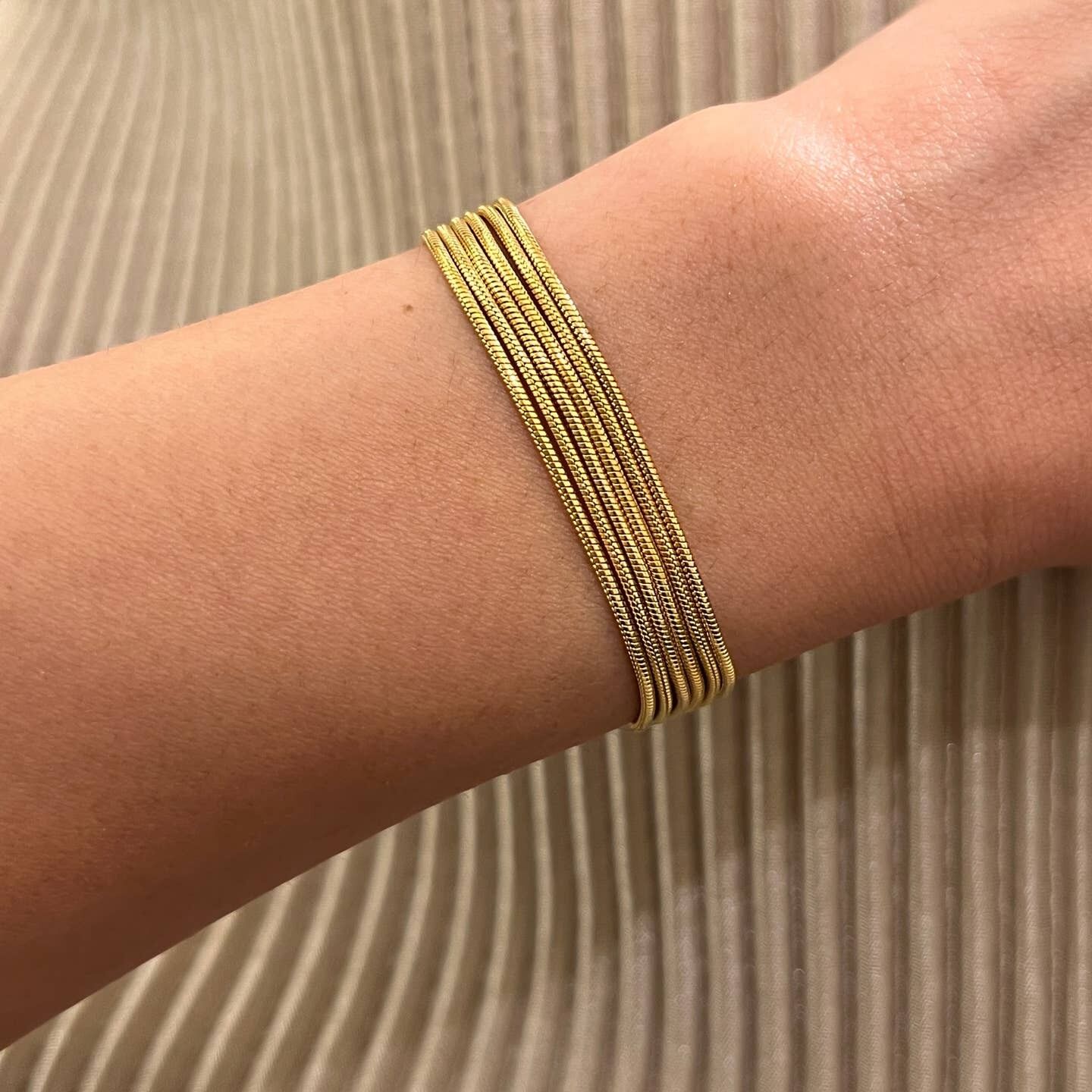 Mehrkettiges wasserdichtes Armband