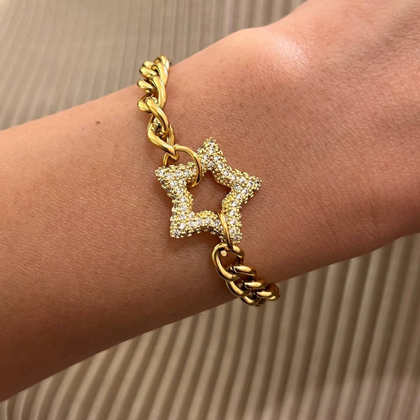 Sternarmband mit weißem Zirkonia