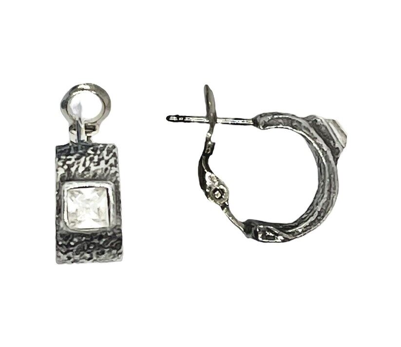 Orecchino a cerchio in argento 10µ con cristallo SW 4x4