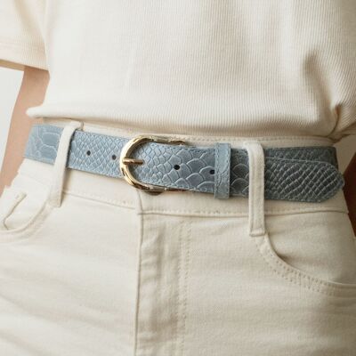 Cinturón de piel con estampado de lagarto para mujer. Hecho en Italia. IT30-30-LZ AZUL CLARO