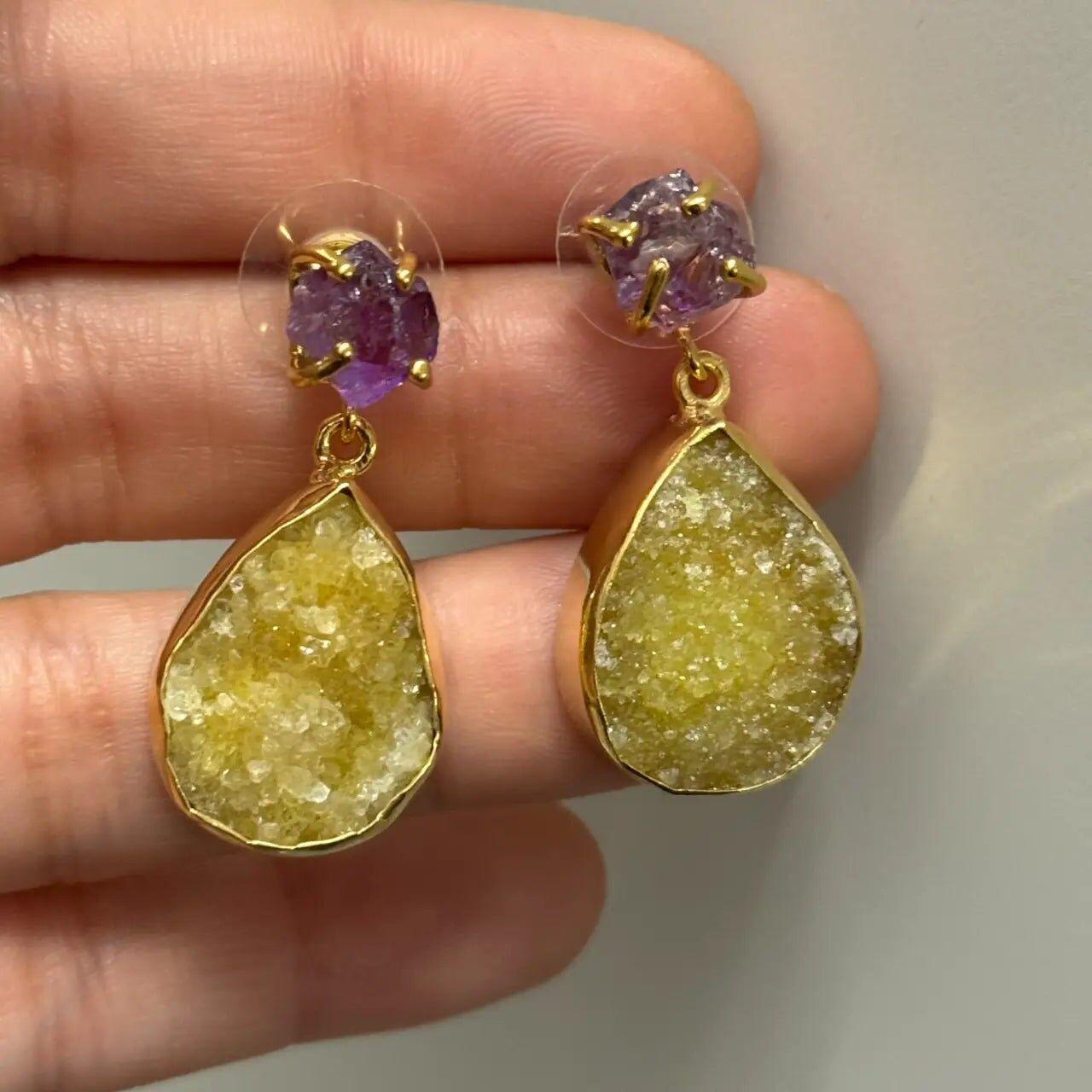 Raue lila Blush und gelbe Druse Ohrringe