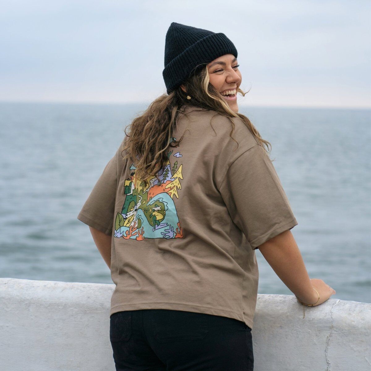 T-shirt oversize da donna con scritta "Avventura"