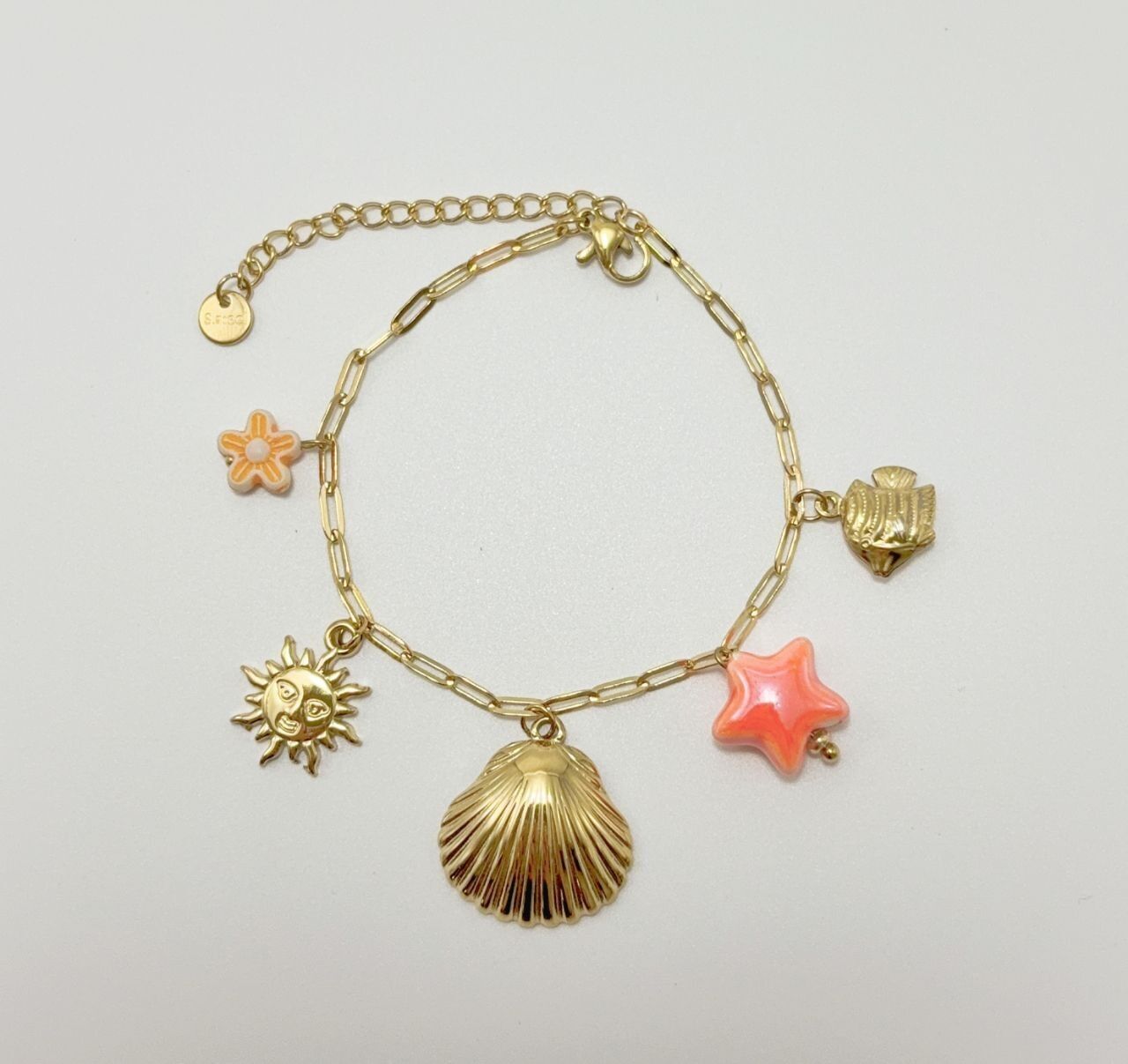 Bracciale a catena in oro con ciondoli marini arancioni