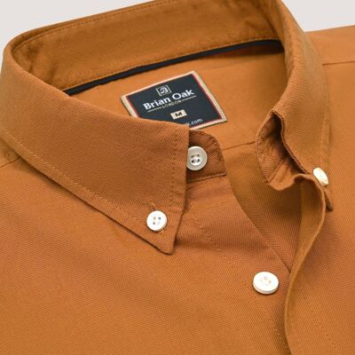 Camicia a maniche lunghe color ruggine con colletto abbottonato