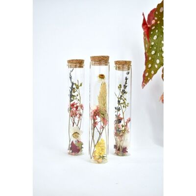 Dried flower tubes - 15 cm

Characteristics:
Length 15 cm
Diameter 2.8 cm