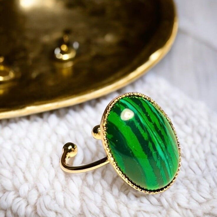 Anello “CELIA” in oro fino realizzato con pietra Malachite