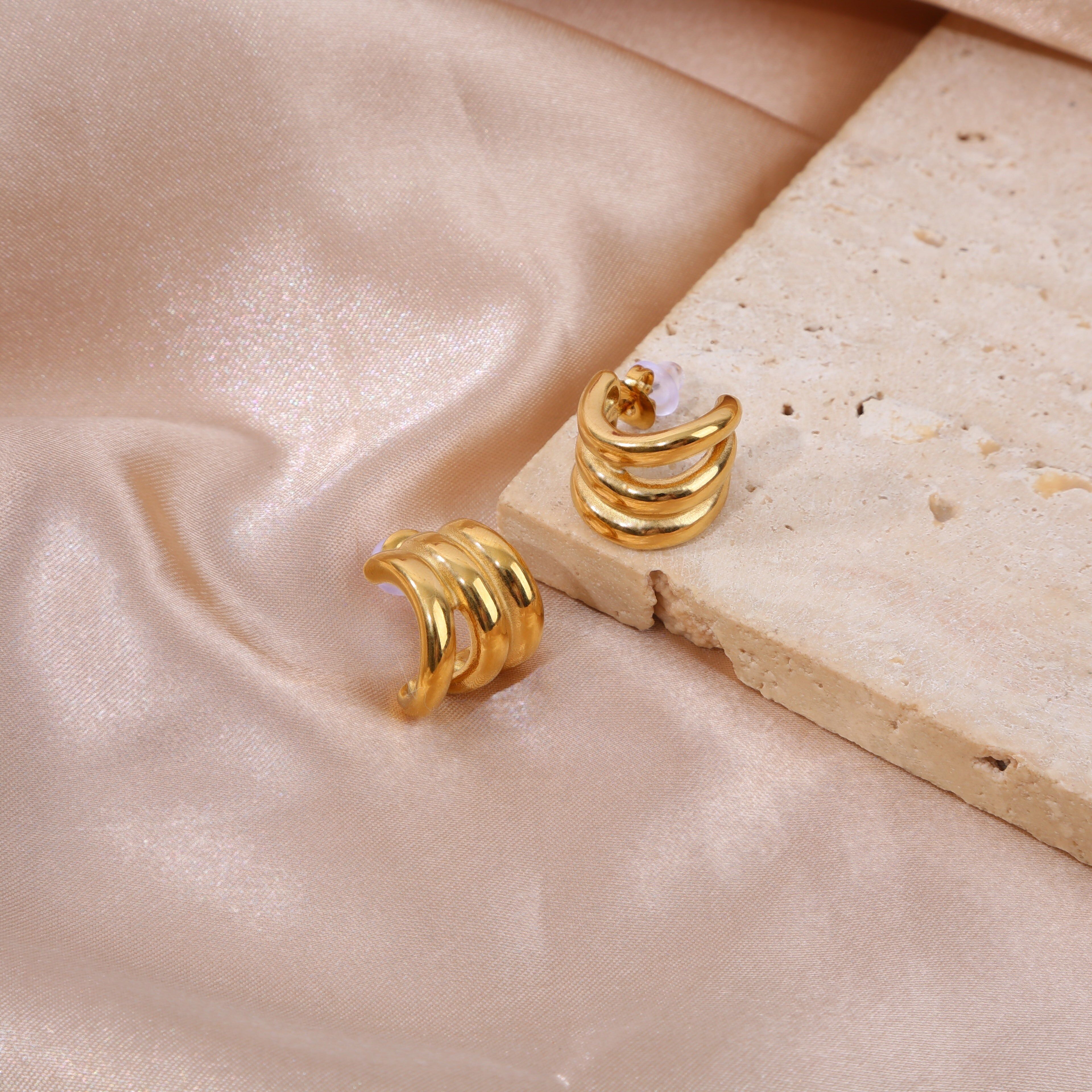 Orecchini a triplo cerchio in oro