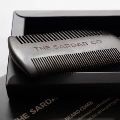 Peigne à barbe en bois de santal foncé