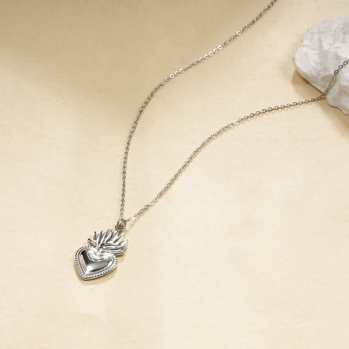 Collana con catena sottile in argento "Cuore di Fuoco Mistico"