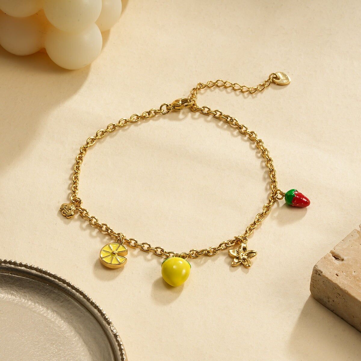 Cavigliera con 5 ciondoli a forma di limone e fragola