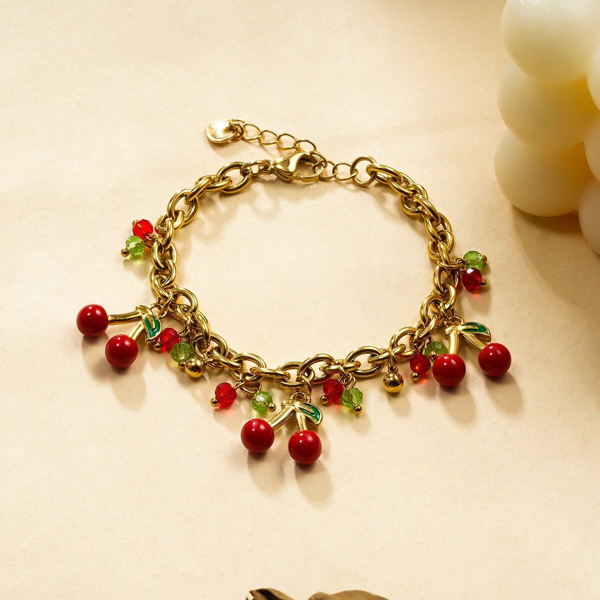 Bracciale a catena in oro con 5 ciliegie