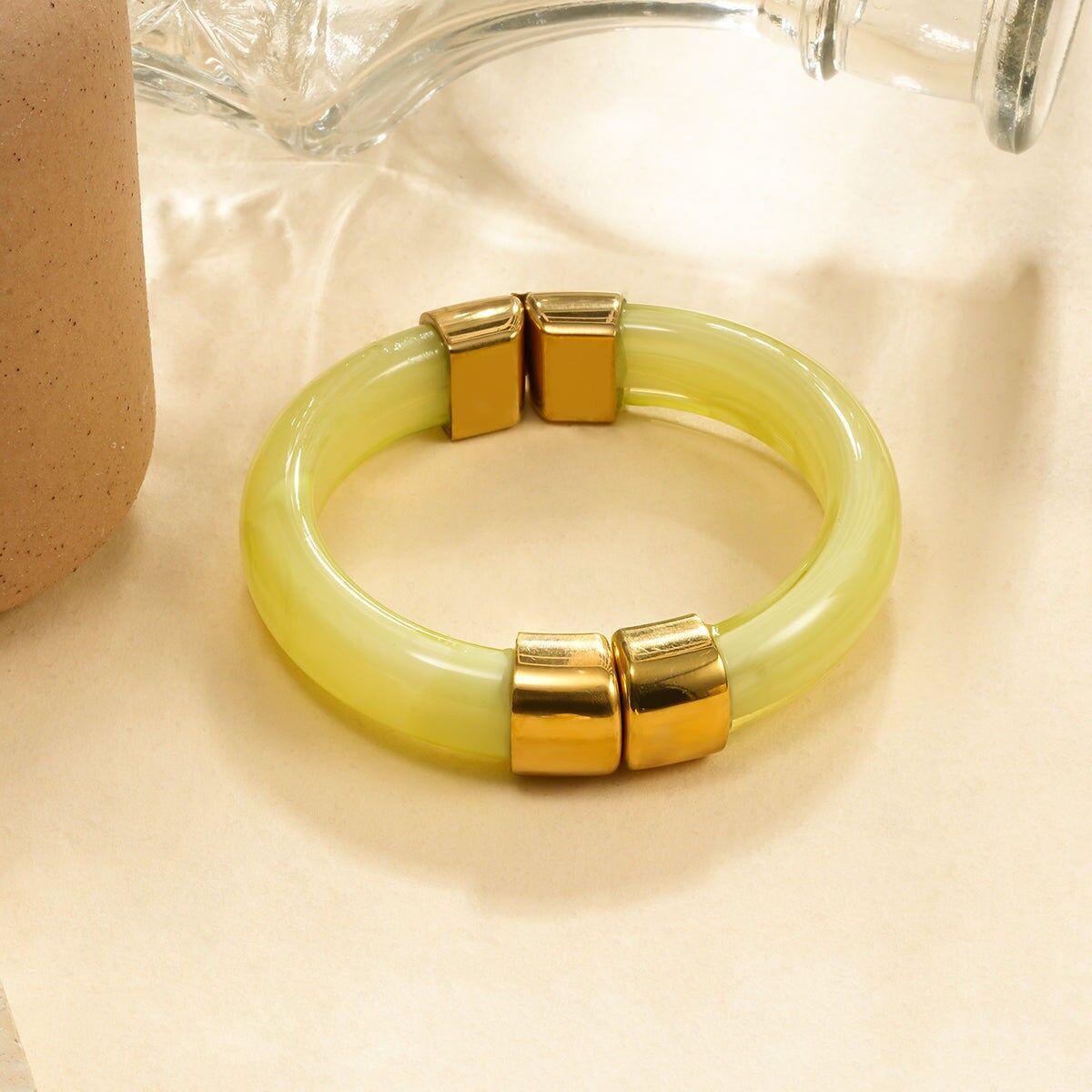 Bracciale magnetico apribile in resina gialla