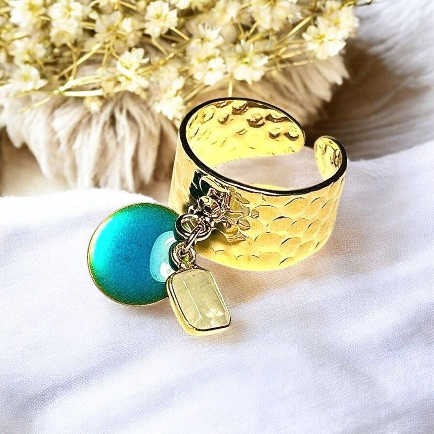 Anello "SYLVIE" dorato fino in pietra di luna e paillettes smaltate