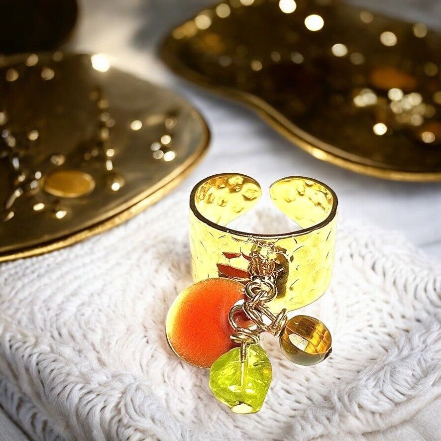 Prezioso anello "LINA" placcato oro in Occhio di Tigre e Peridoto con paillettes smaltate