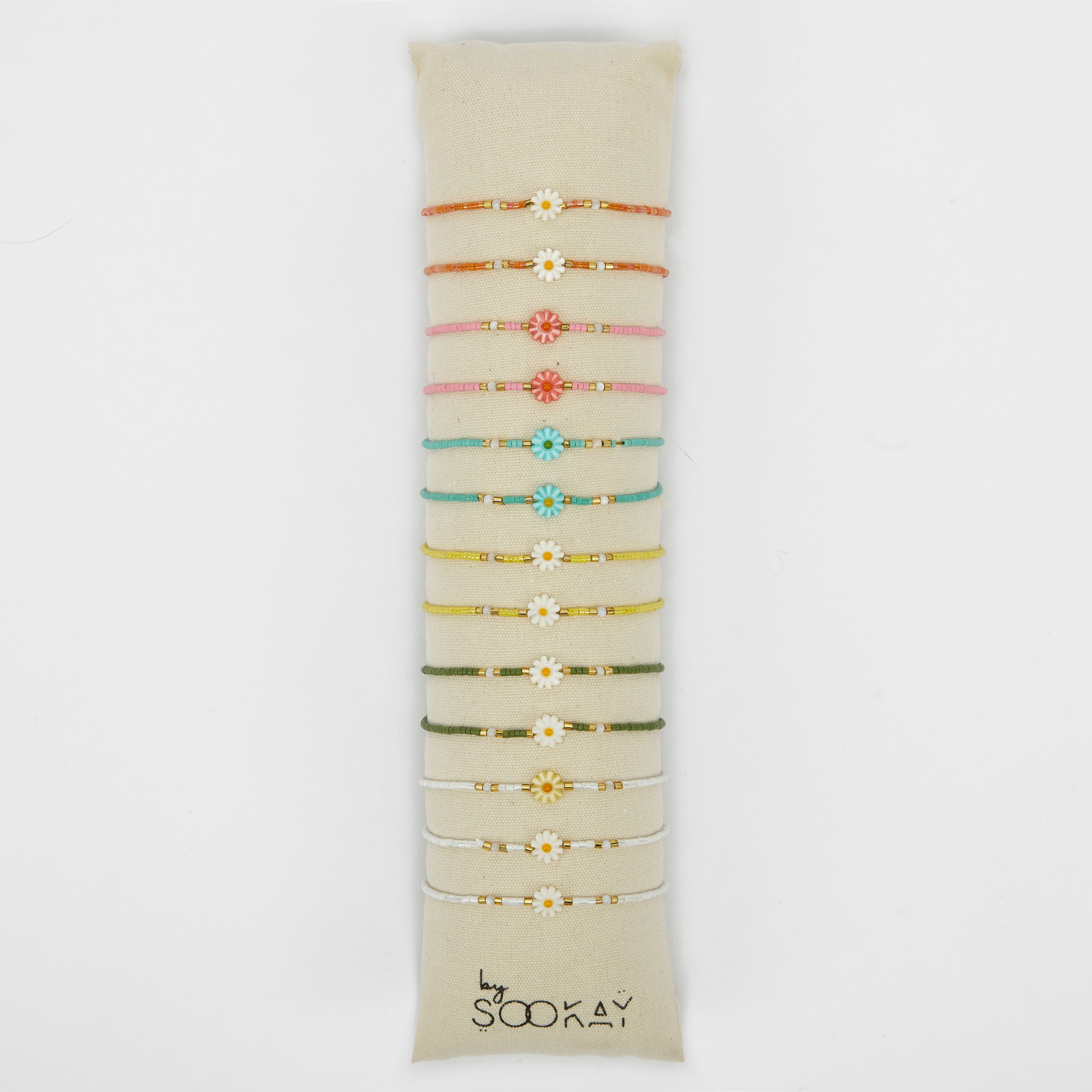 Handgefertigtes Gänseblümchen-Perlmuttarmband