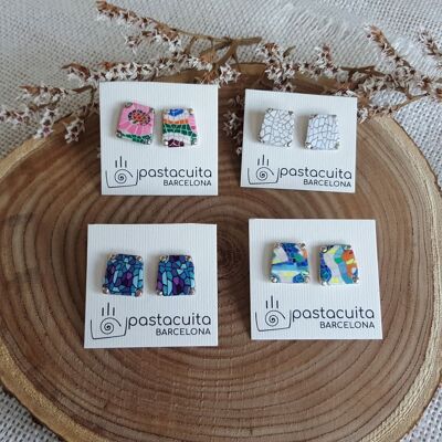 Orecchini a bottone ispirati al mosaico geometrico