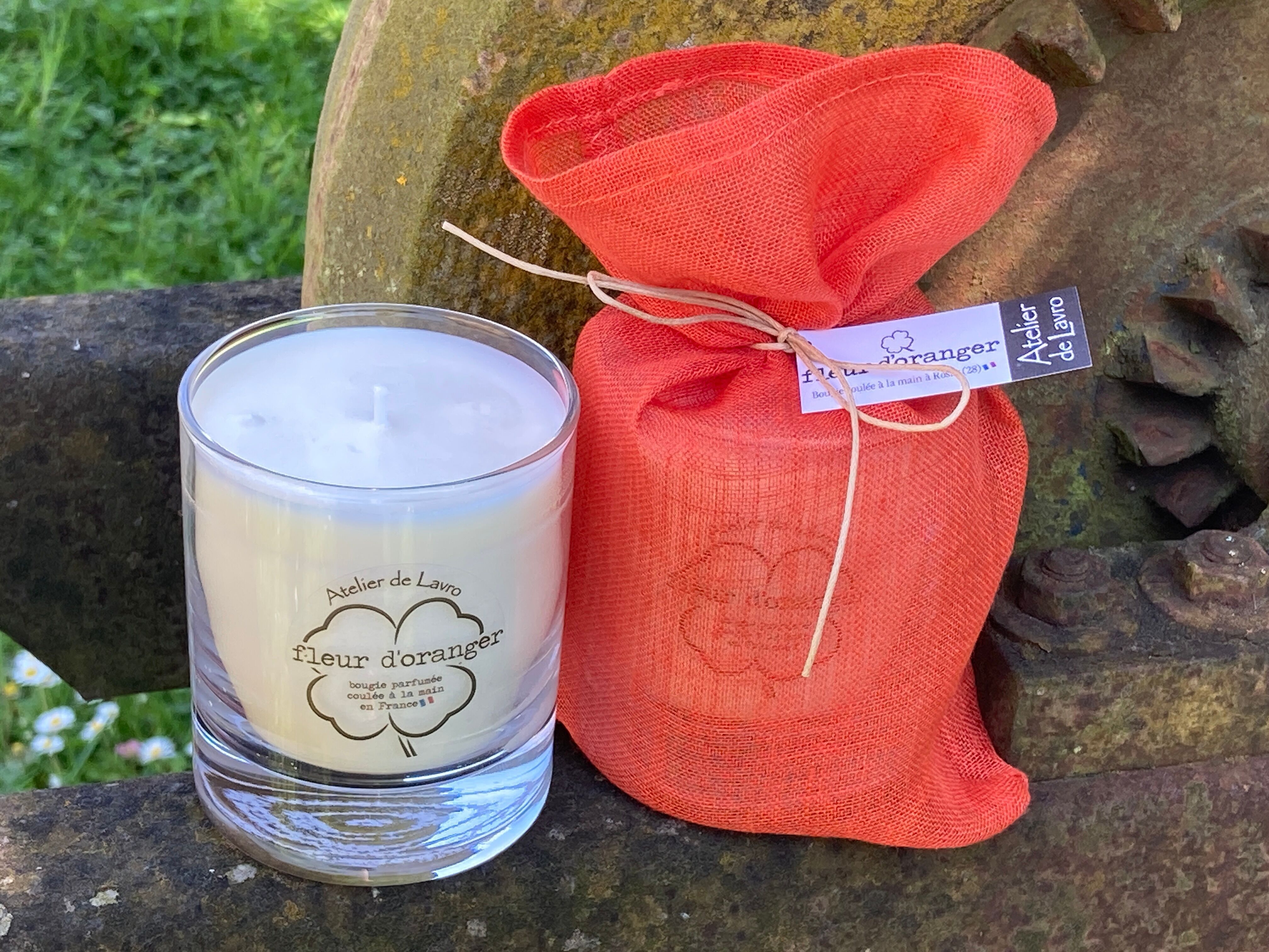 Orange Blossom scented candle and its Orange linen pouch (170g)