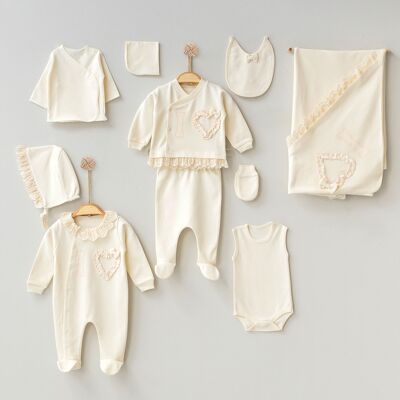 Conjunto de bebé natural de 10 piezas: crema suave con volante y detalle de corazón