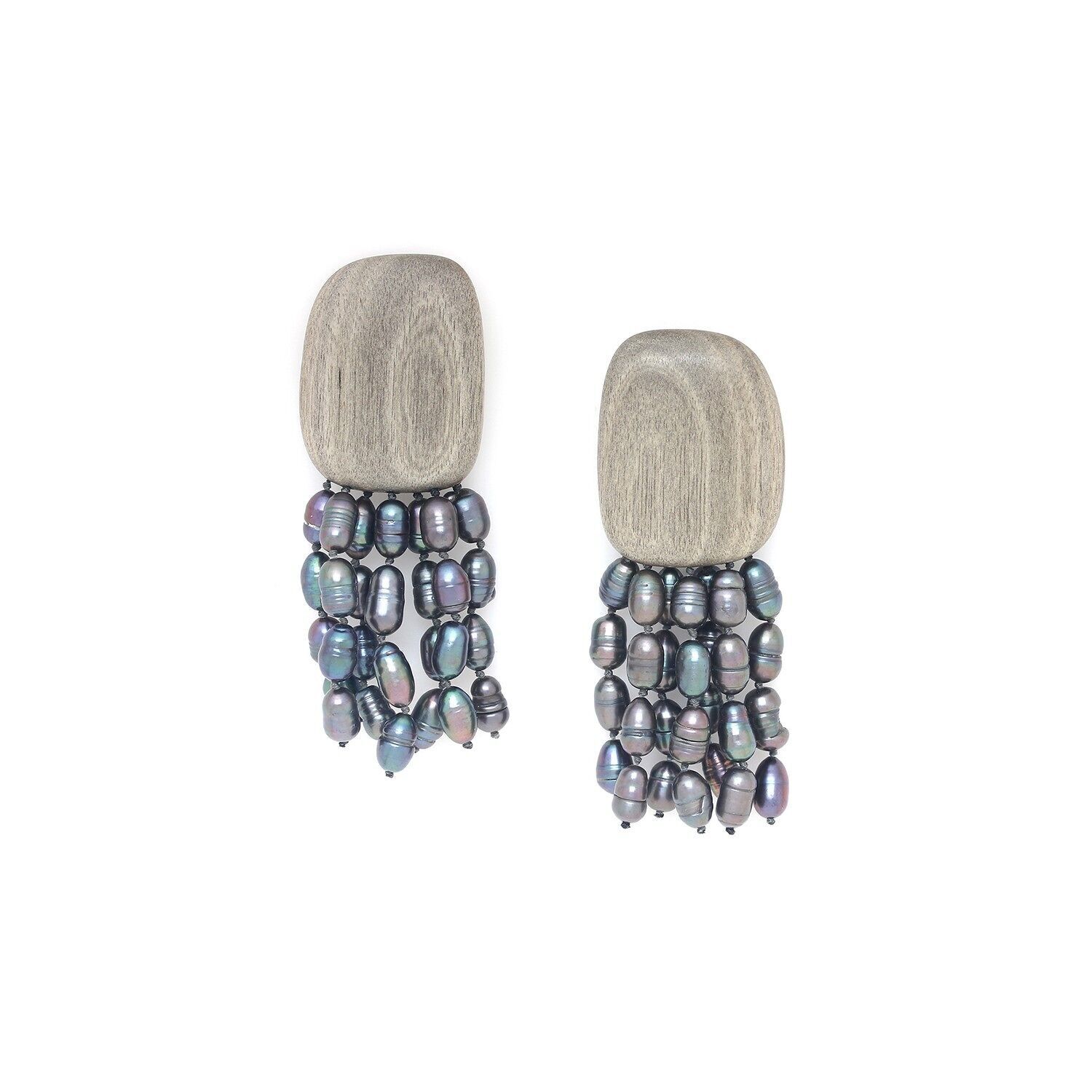 Orecchini a pressione PEBBLE BEACH in ebano grigio e perle multifilo