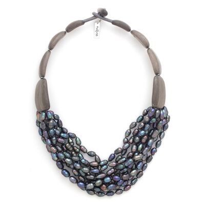 PEBBLE BEACH multi-strand pearl bib necklace