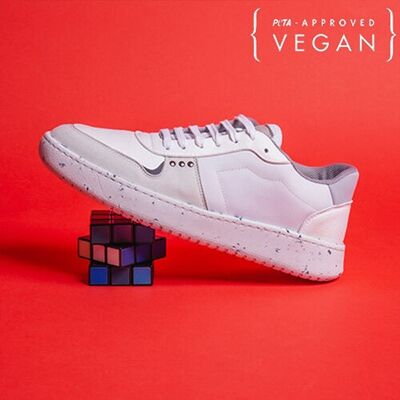 Zapatillas veganas y recicladas EVAN en color blanco