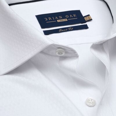Camicia formale bianca autotesturizzata