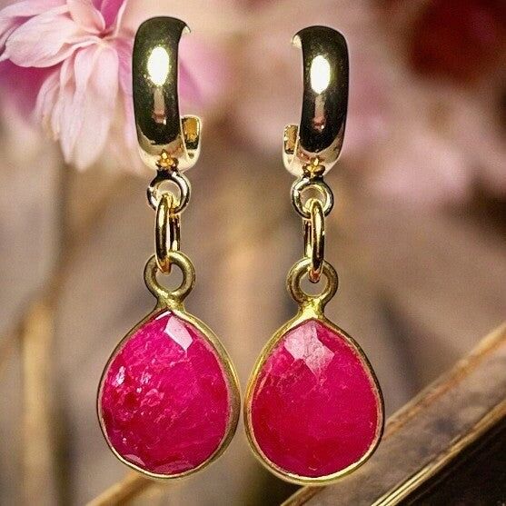 Orecchini "VALériE" dorati in oro zecchino Rubino grezzo