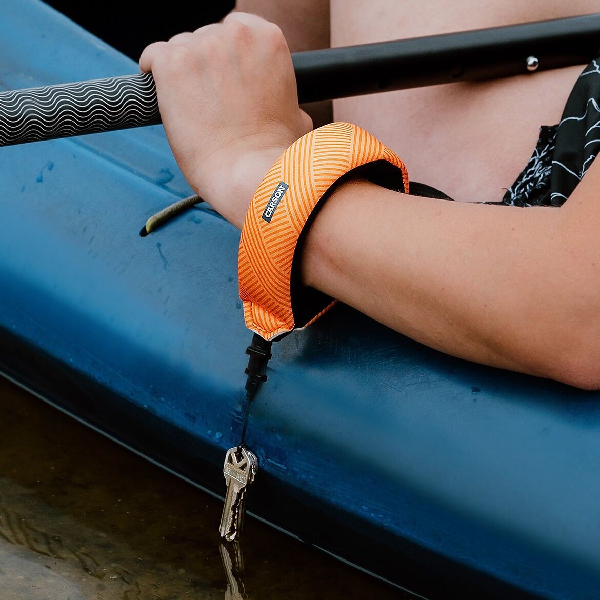 Schwimmendes Neopren-Armband für Schlüssel oder Wertgegenstände