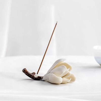 Porta incienso de cerámica con forma de flor de magnolia