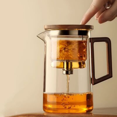 Tetera de cristal con función de control del tiempo de infusión.