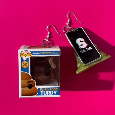 Orecchini Funko Pop e iPhone disgustosi