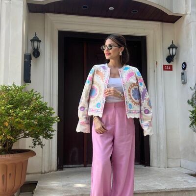 Chaqueta floral de entretiempo CRISTY con bordados y cintura alta