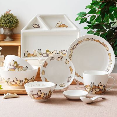 Vaisselle avec adorables motifs de chat