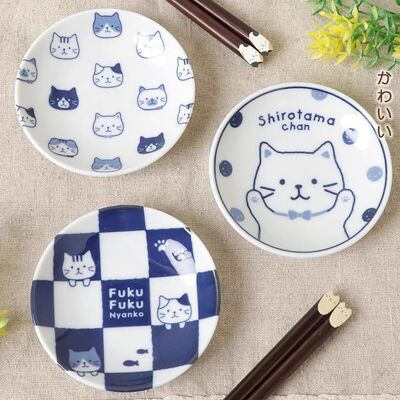 Platos pequeños de porcelana estilo japonés para gatitos