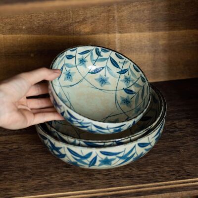 Ensaladera con estampado vintage de campanillas azules