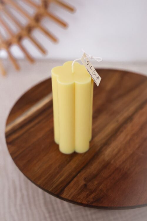 Flower Tower Candle Handmade - Gelb