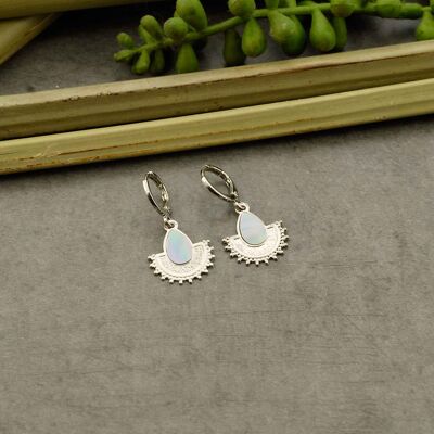 Brass and mother-of-pearl jewelry