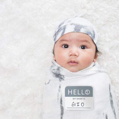 Lulujo Hello World Swaddle & Hat - Mármol