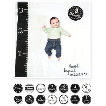 Lulujo Baby's First Year's Swaddle & Cards - Aimé au-delà de toute mesure 1