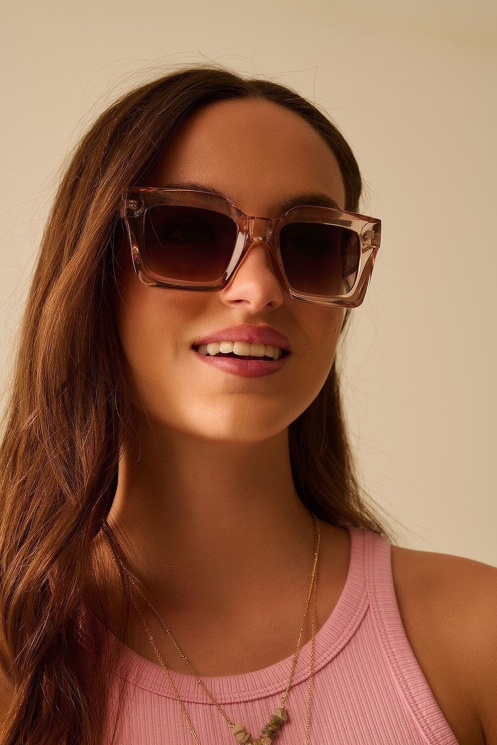 Occhiali da sole quadrati anni '90 in beige