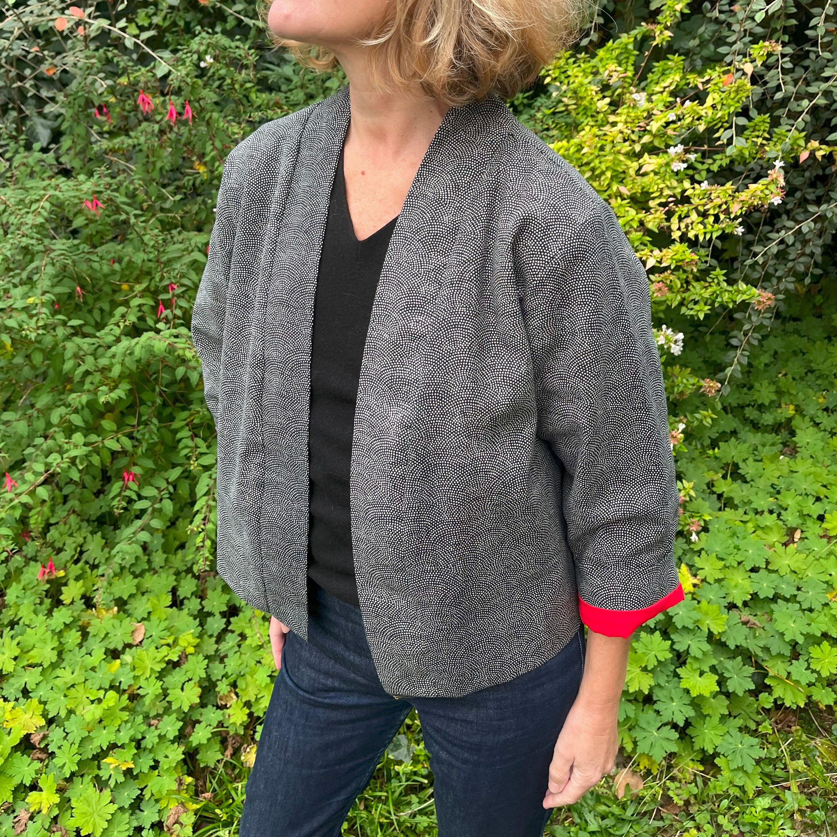 Kurze Kimono-inspirierte Jacke aus japanischer Baumwolle Dotted