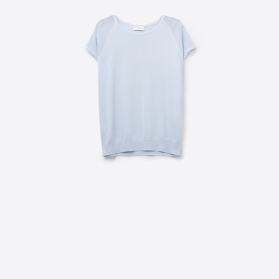 Maglione a maniche corte azzurro con maglia a rete sulla spalla